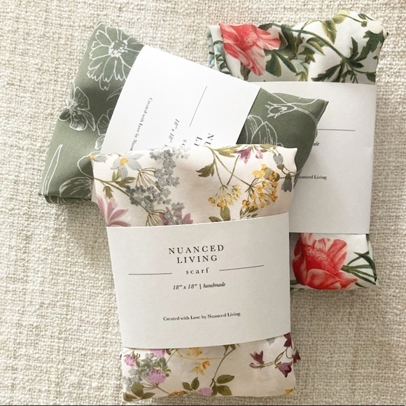 NWT Handmade Floral 18” x 18” Scarf L1043 - Picture 10 of 10